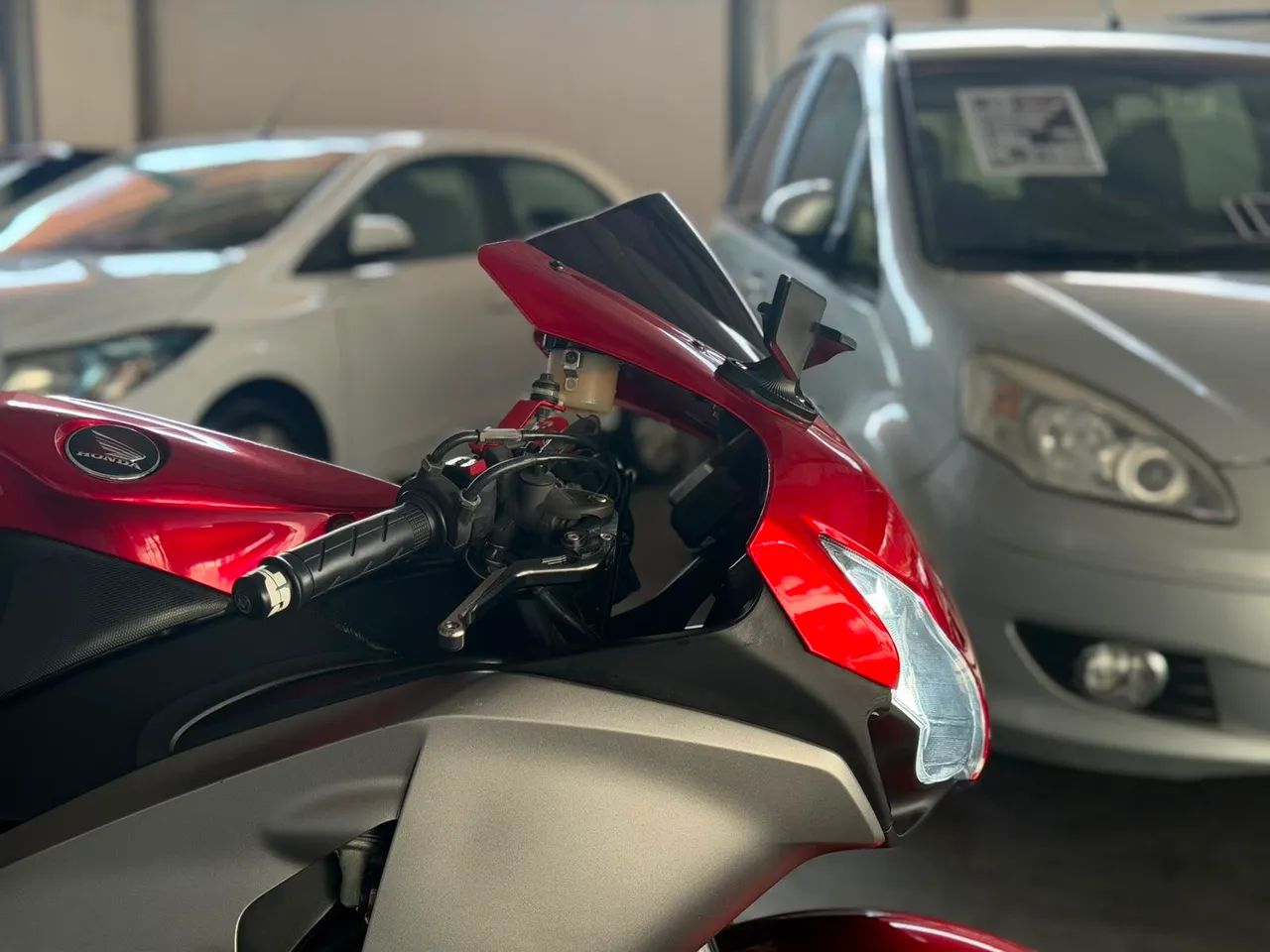 HONDA CBR 1.000RR FIREBLADE - Ano 2011 (A mais nova do Brasil) - Foto 3