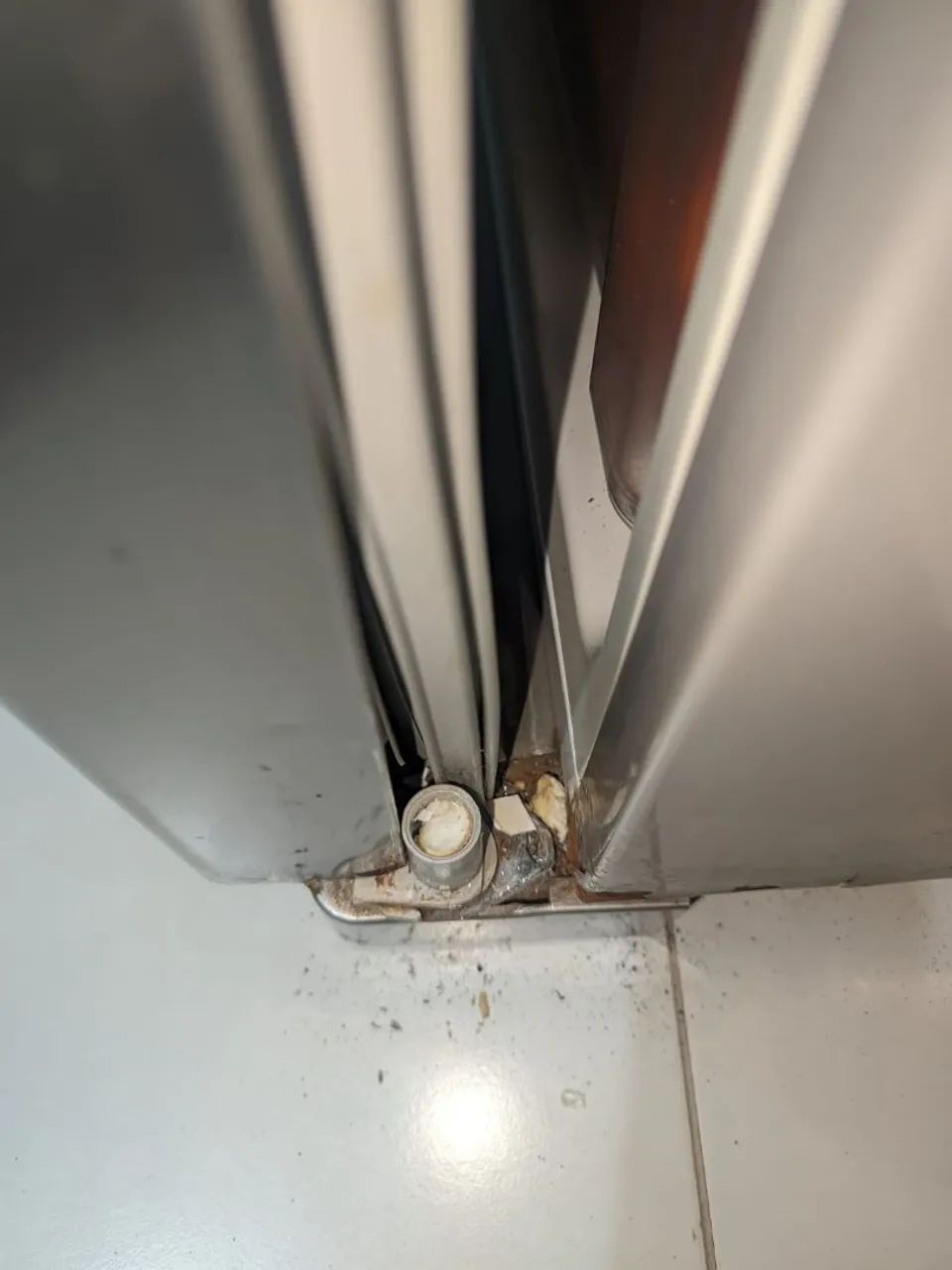 Geladeira Electrolux 428l usada com avaria 