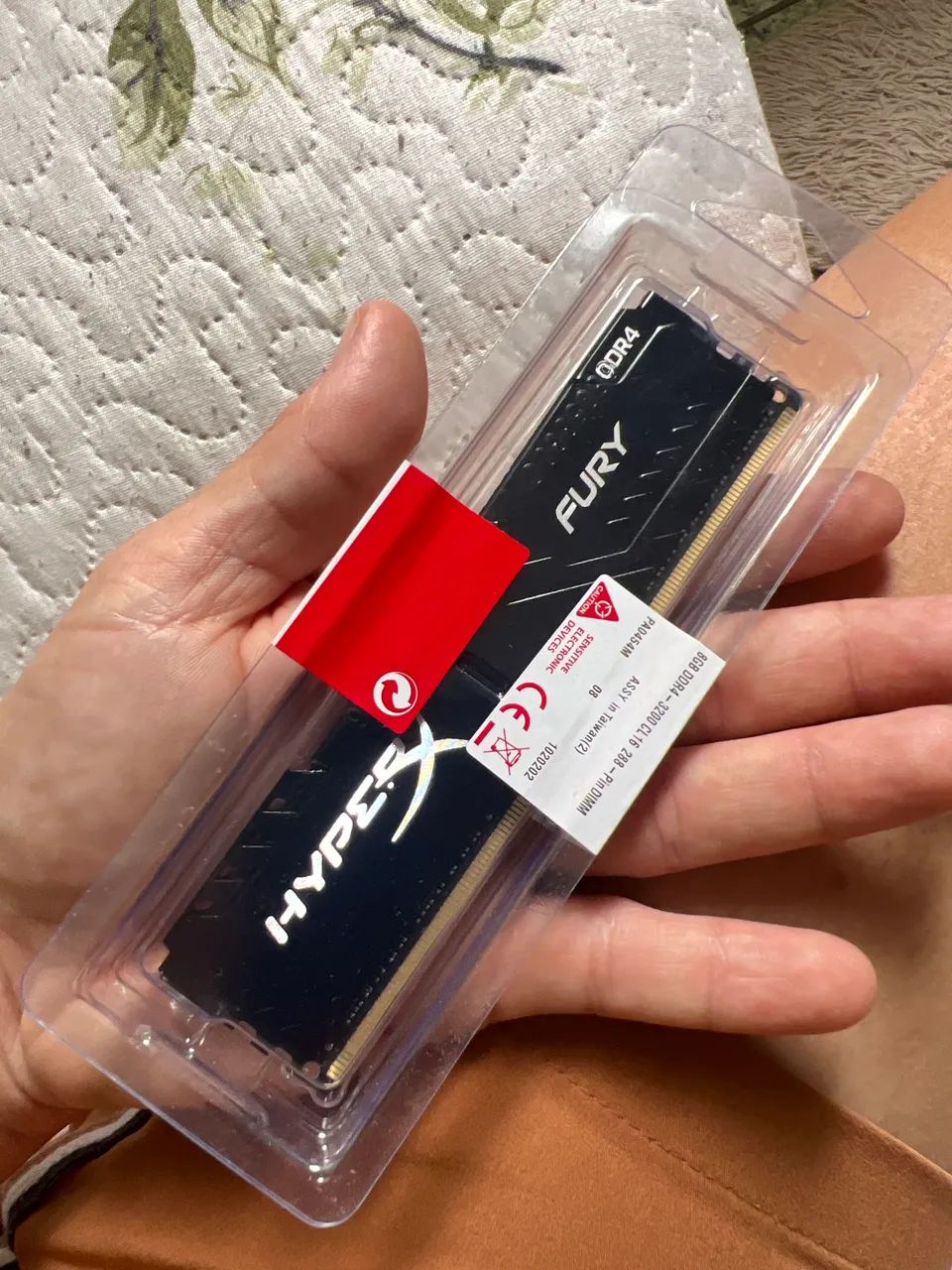  memória RAM Kingston HyperX Fury, modelo DDR4.
