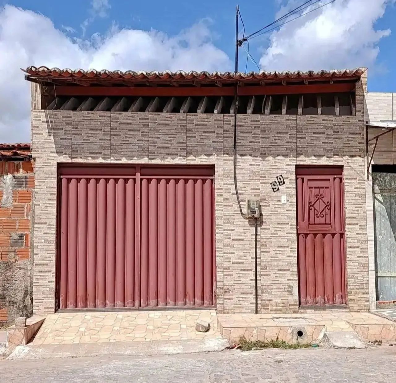 VENDE-SE CASA NO JURUNAS 