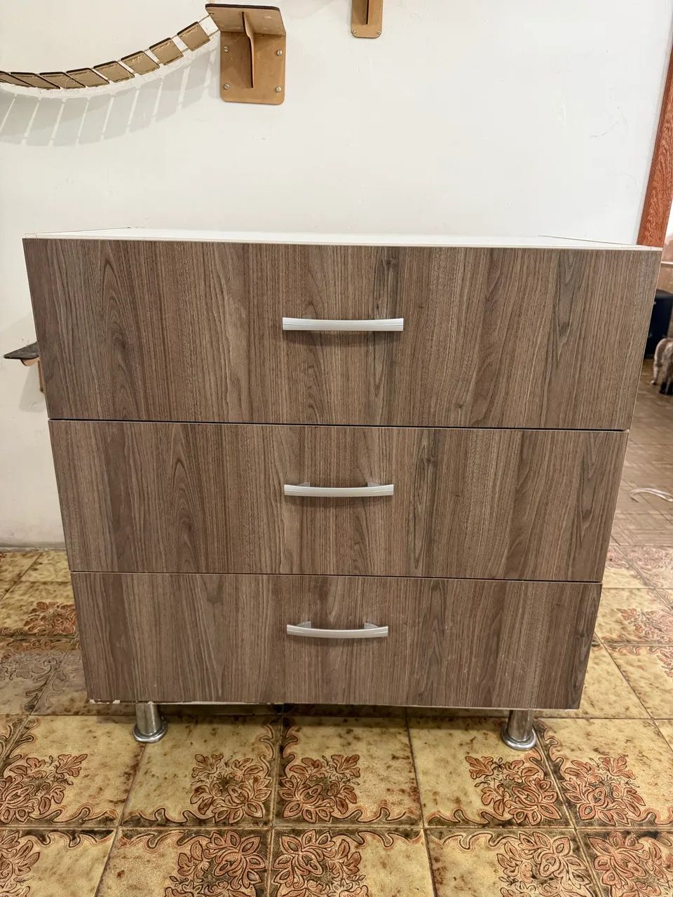Cômoda com 3 gavetas 
