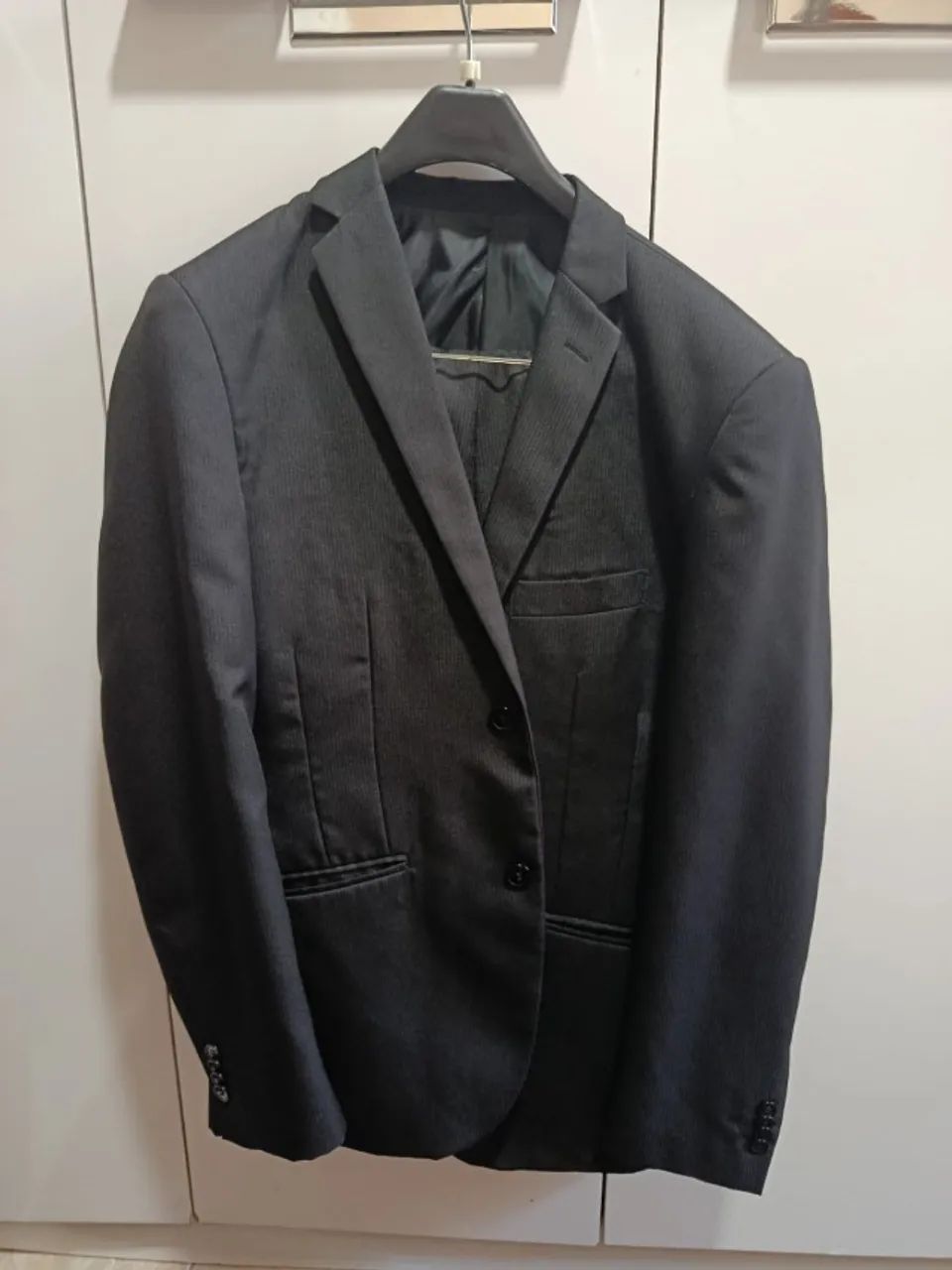 paletó e calça masculino de corte clássico