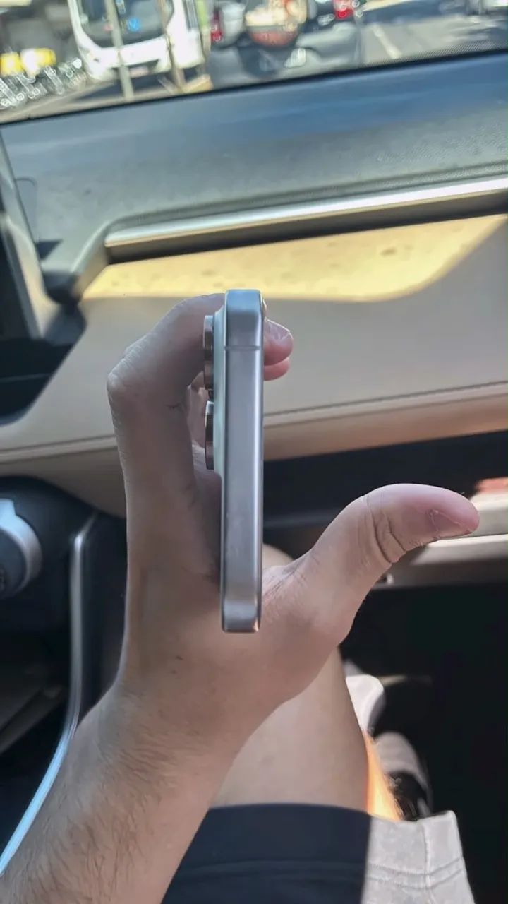 iPhone 15 Pro Max 256GB Branco + Acessórios Originais usado - Foto 3