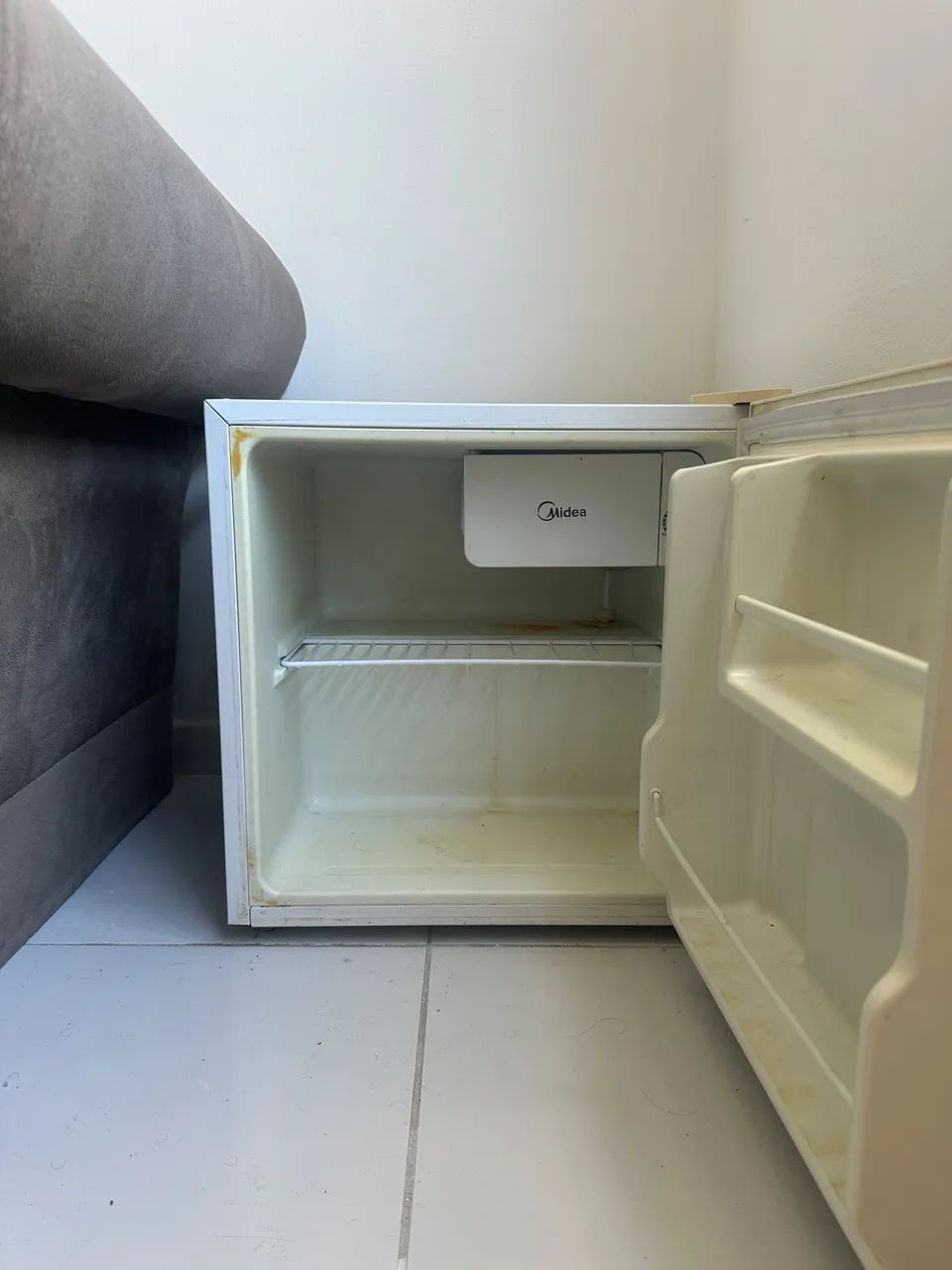 Frigobar Midea 45L Branco MDRD086FGD013 - Foto 3