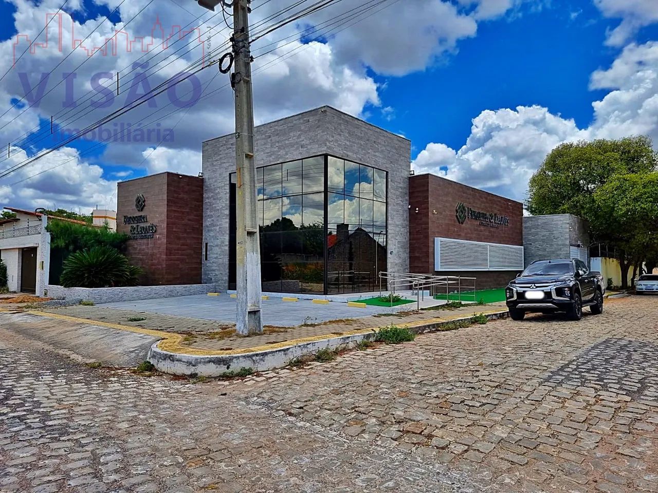 VENDE-SE PRÉDIO COMERCIAL  SEMI MOBILIADO - Mossoró