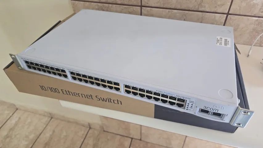 Switch Rede Fast 3com 4200 50 Portas 10/100 (Usado) - Foto 2