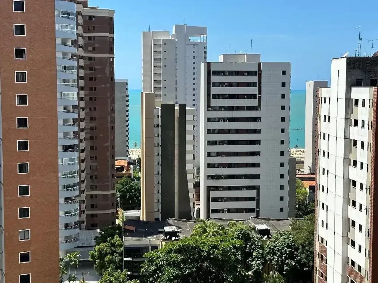 Apartamento Próximo da Beira Mar com sala ampla e vista panorâmica. - Foto 3
