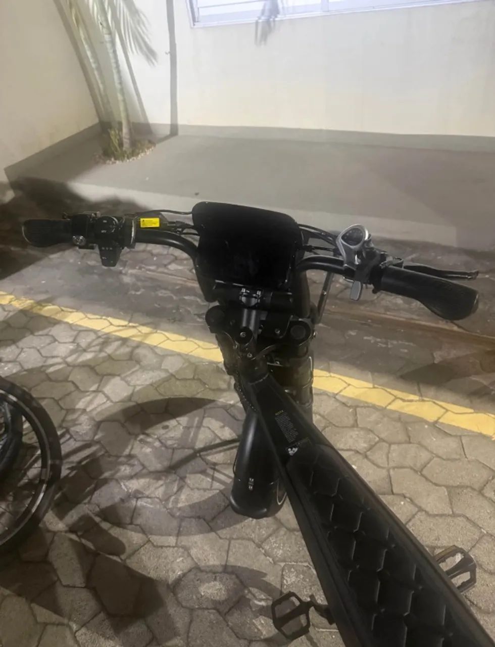 Bicicleta elétrica V8 Pro 1000w 2 mês de uso  - Foto 3