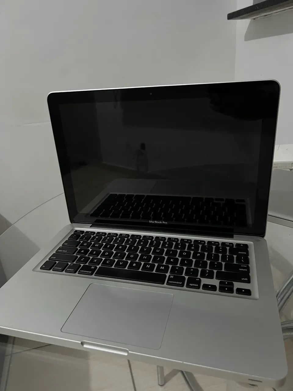 MacBook Pro 2012 i7 com 8GB RAM 512GB SSD.