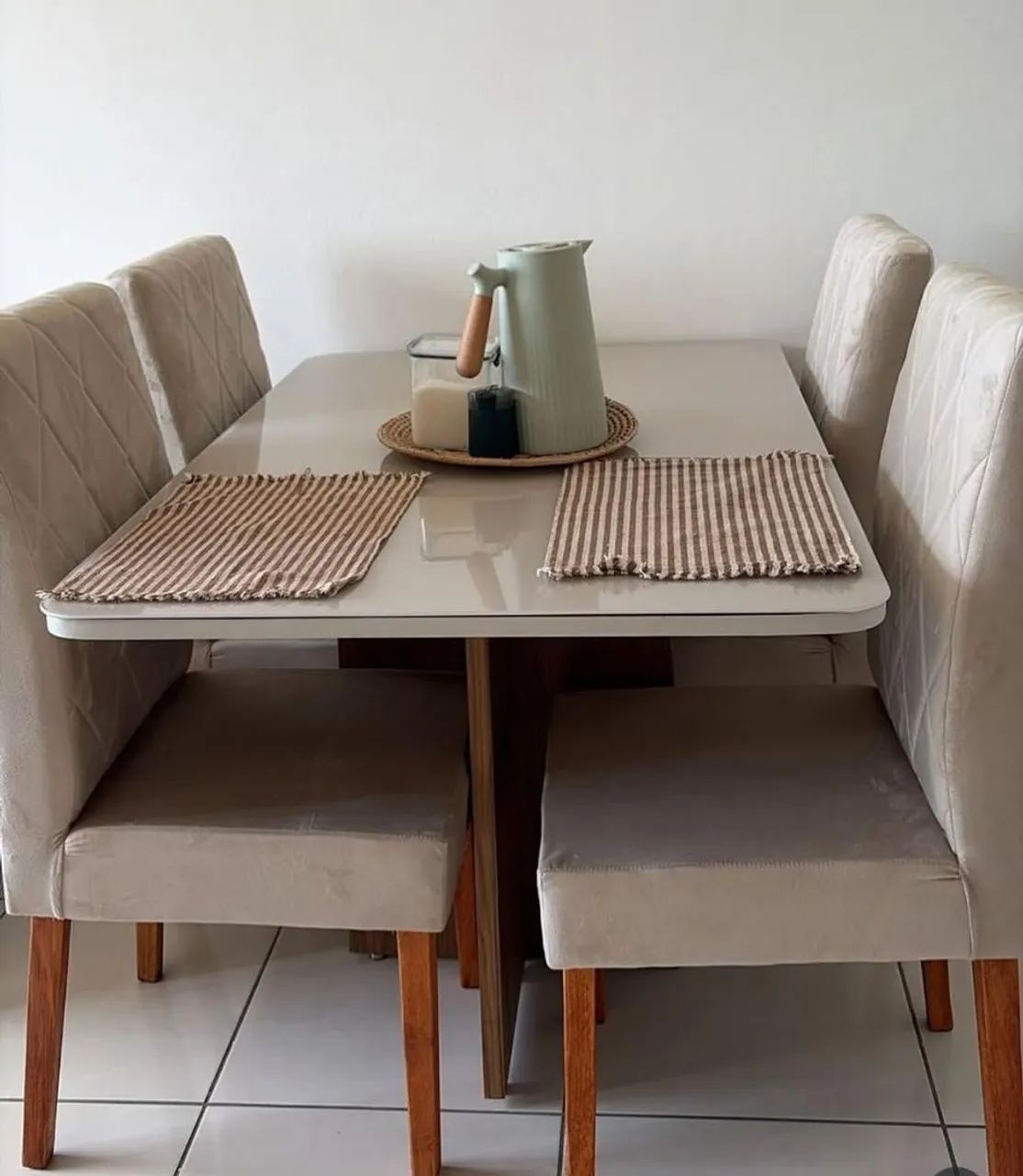Mesa com tampa em vidro 