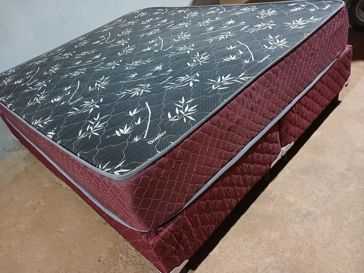 Cama box Queen 