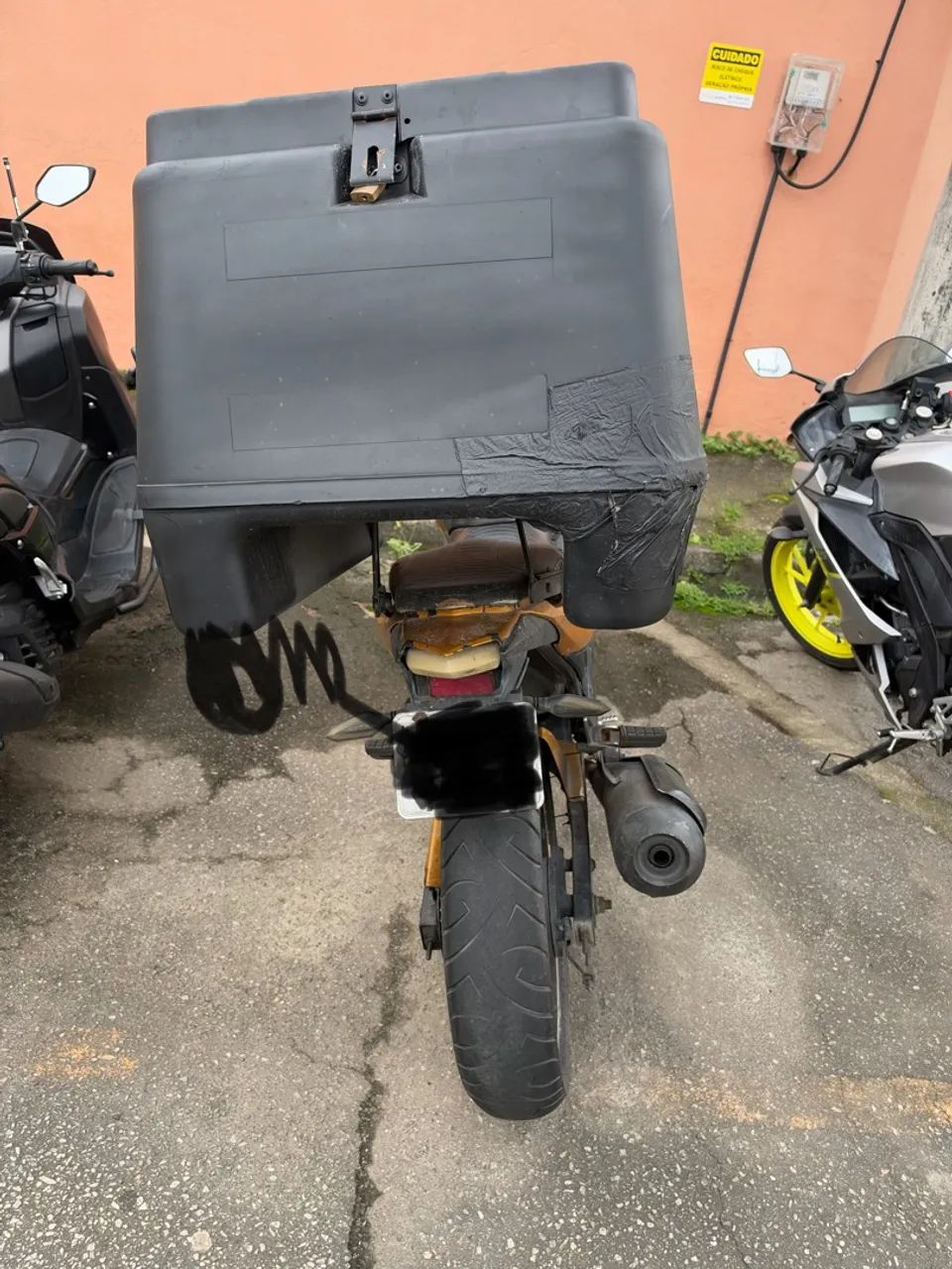 CB 300 com baú  - Foto 3