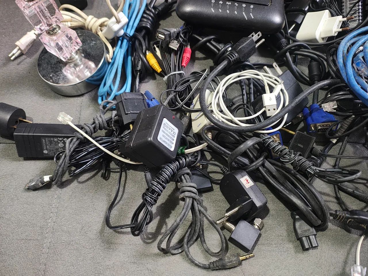 LOTE DE ACESSÓRIOS ELETRÔNICOS - NO ESTADO - Foto 5