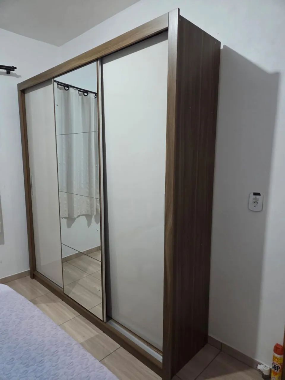 Guarda roupa 3 portas com porta de correr e espelho - Foto 3