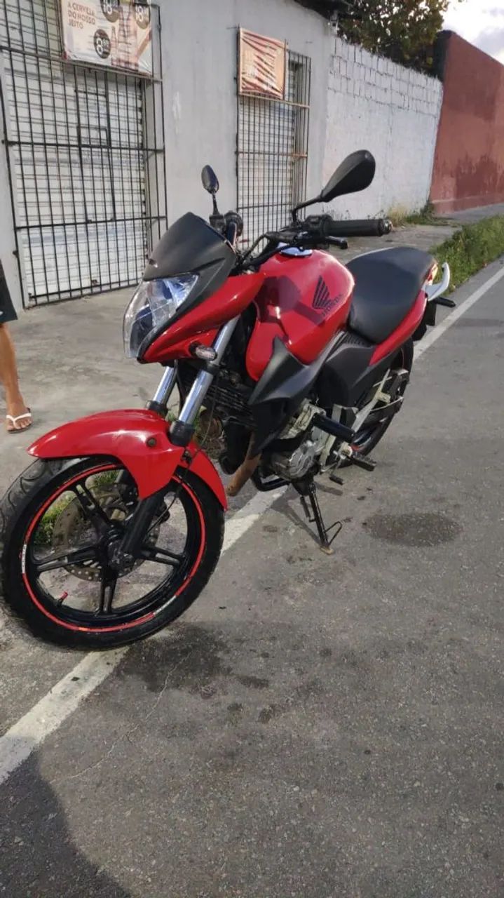 Vendo CB300 extremamente conservada