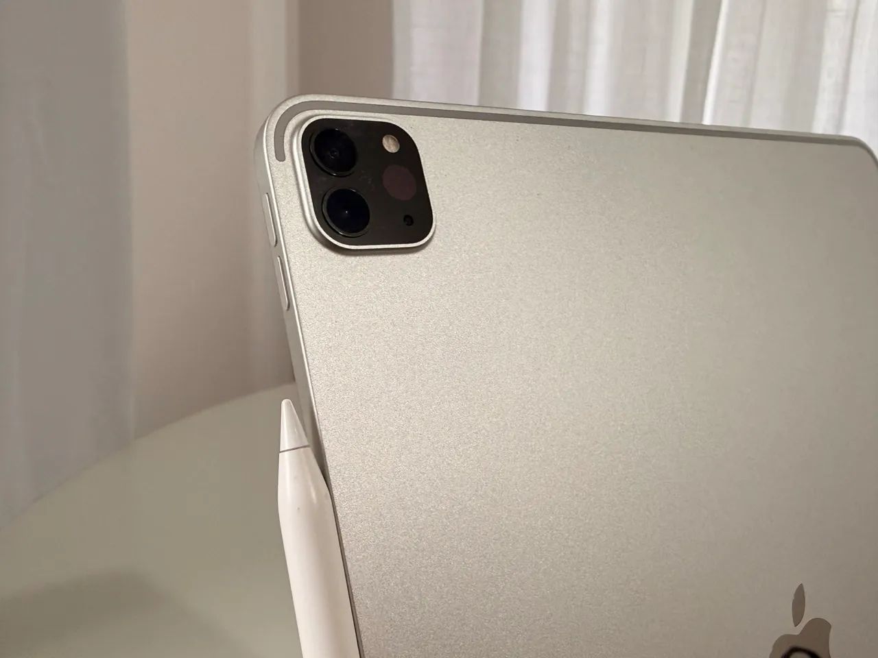 IPAD PRO M1 COM 12.9" DE 5ª GERAÇÃO - IMPECÁVEL - Foto 4