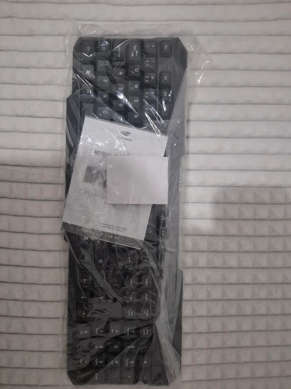 Teclado da marca C3Tech Sem Fio nunca usado 