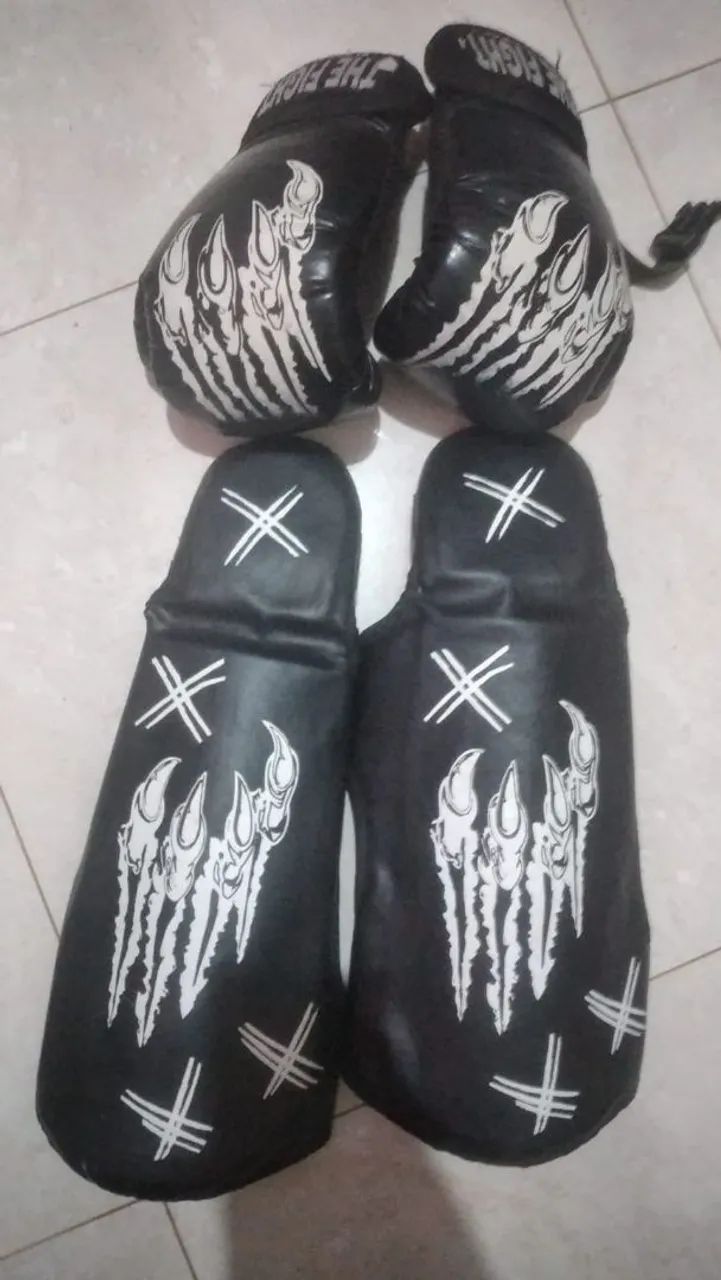 Luva de Box + caneleiras