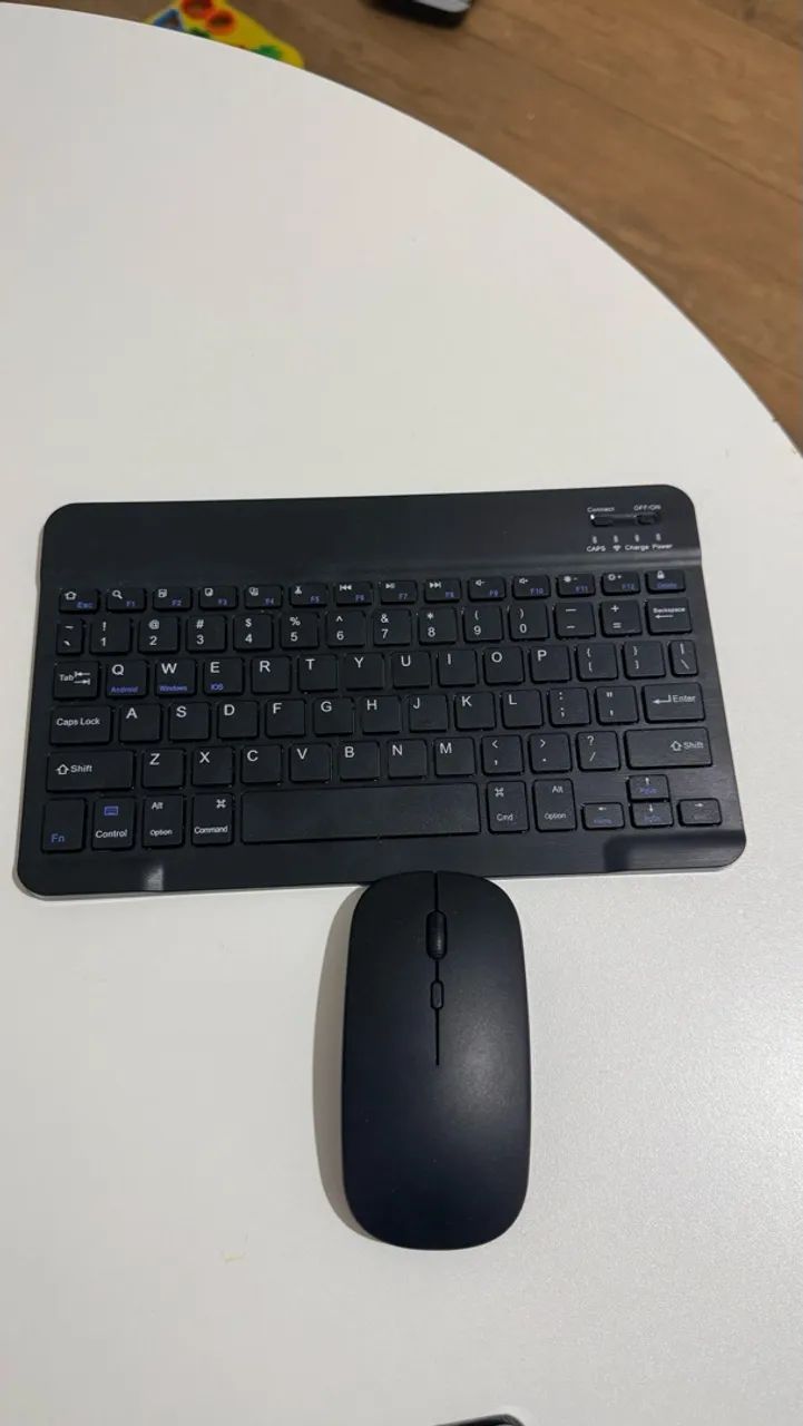 Tablet Coolvo C10 com mouse e teclado