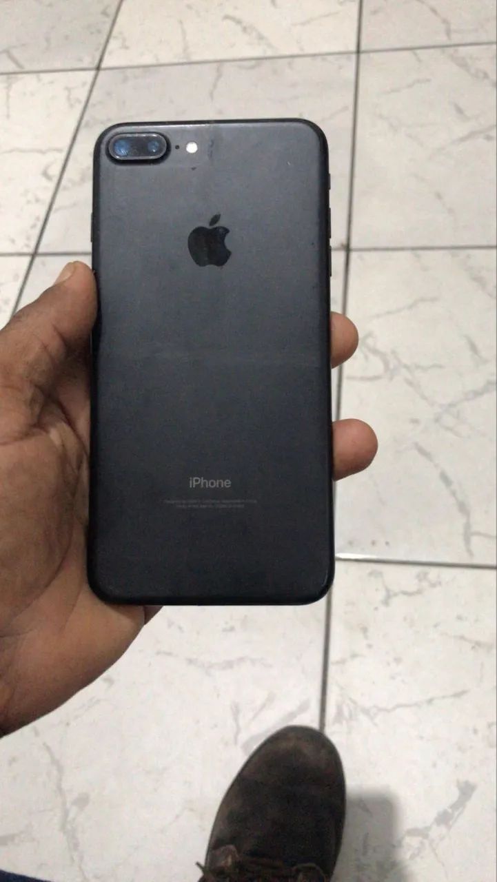 Celular iPhone 7 Plus pra vender logo 