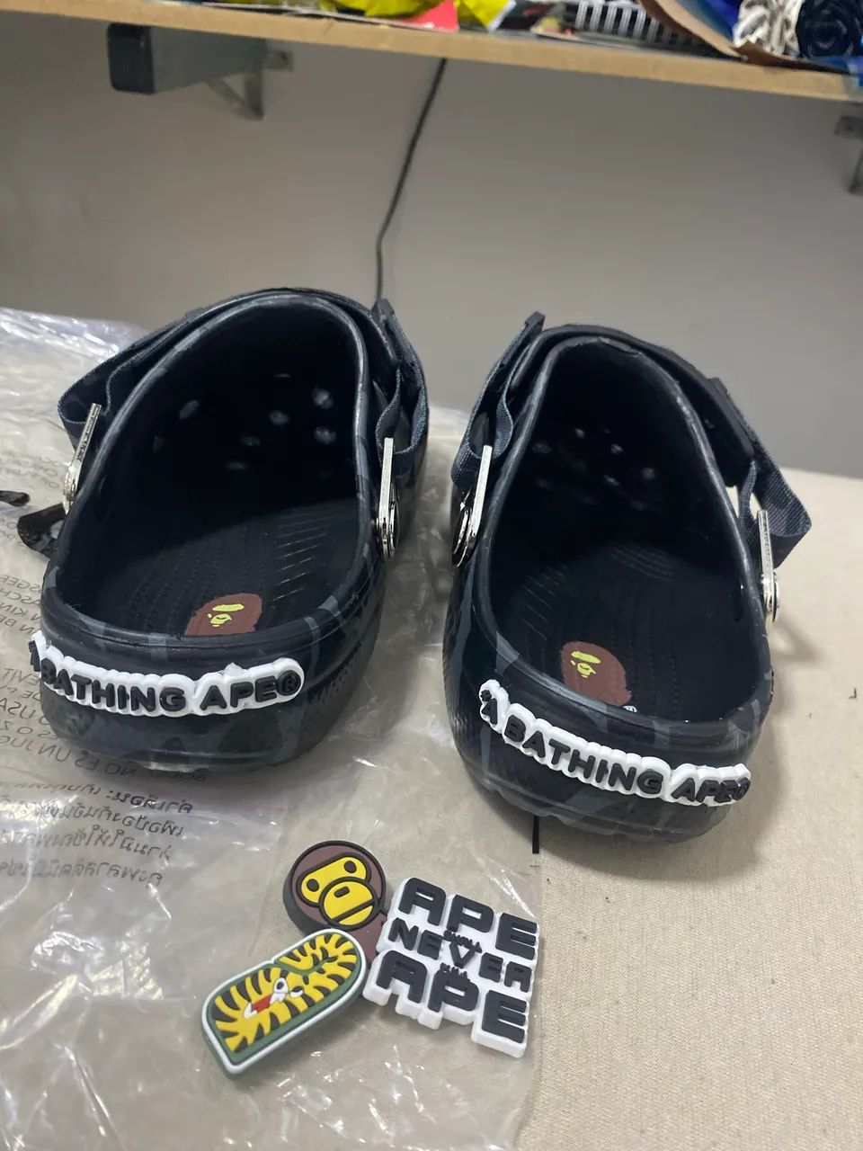 Crocs bape importado  - Foto 3
