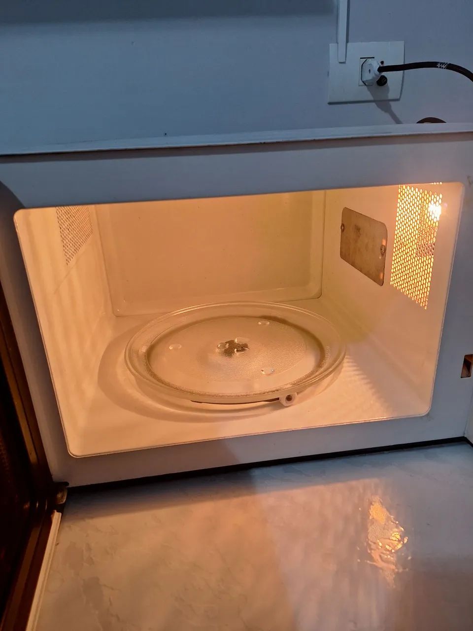 Microondas Electrolux 27L Branco - Foto 5