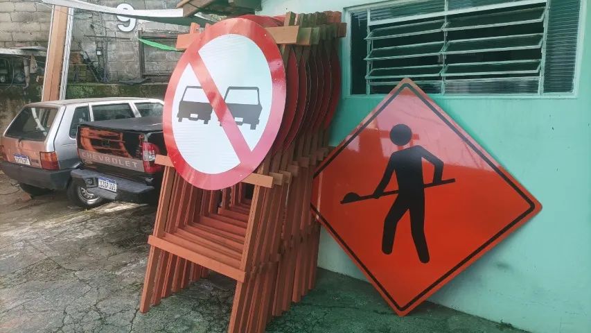 placas e cavaletes para sinalização de obra - Foto 3