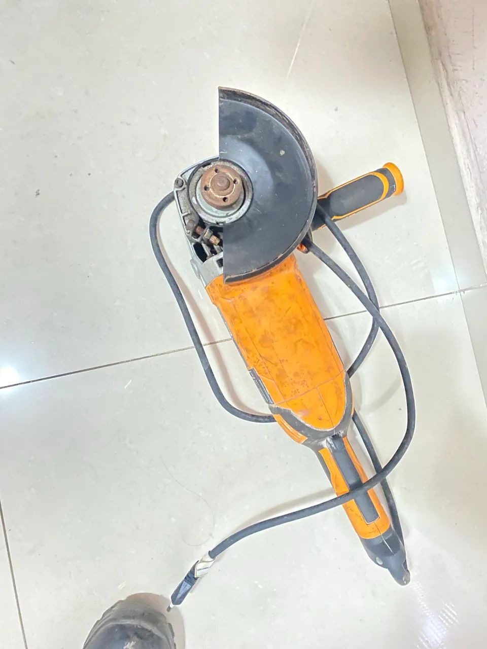 Esmerilhadeira INCCO usada 3 vezes  - Foto 2