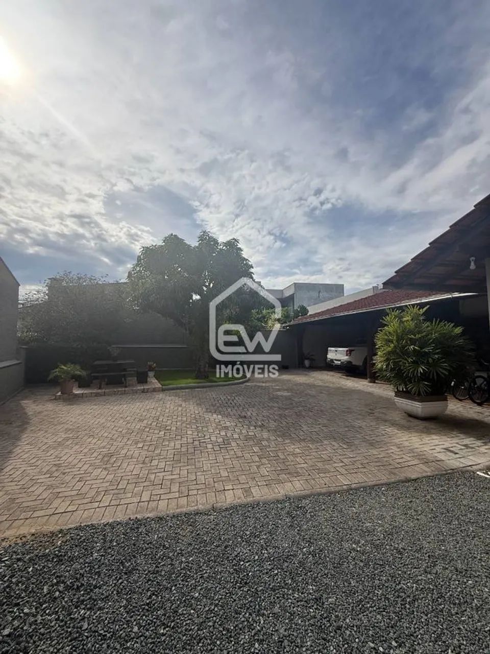 Casa Semi Mobiliada com 235m² em Massaranduba, SC
