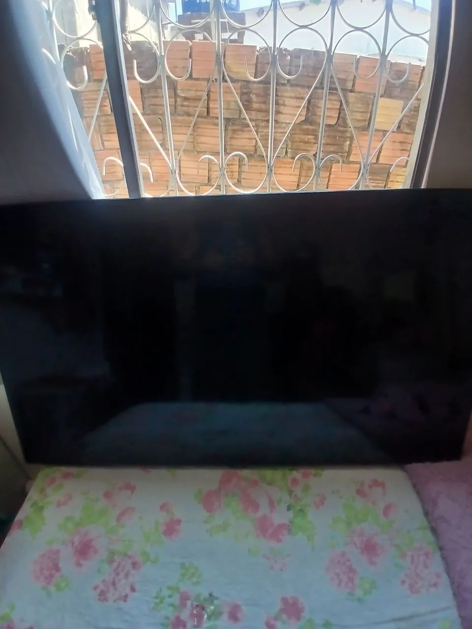 Tv de 50 polegadas da Samsung com problema na tela não aprece imagem. 