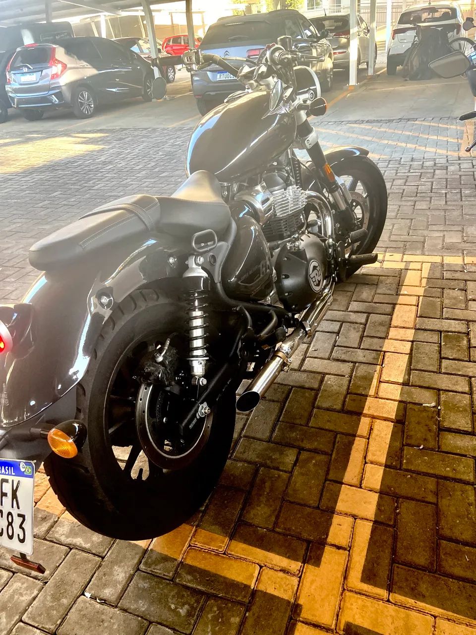 SUPER METEOR 650 - Foto 3