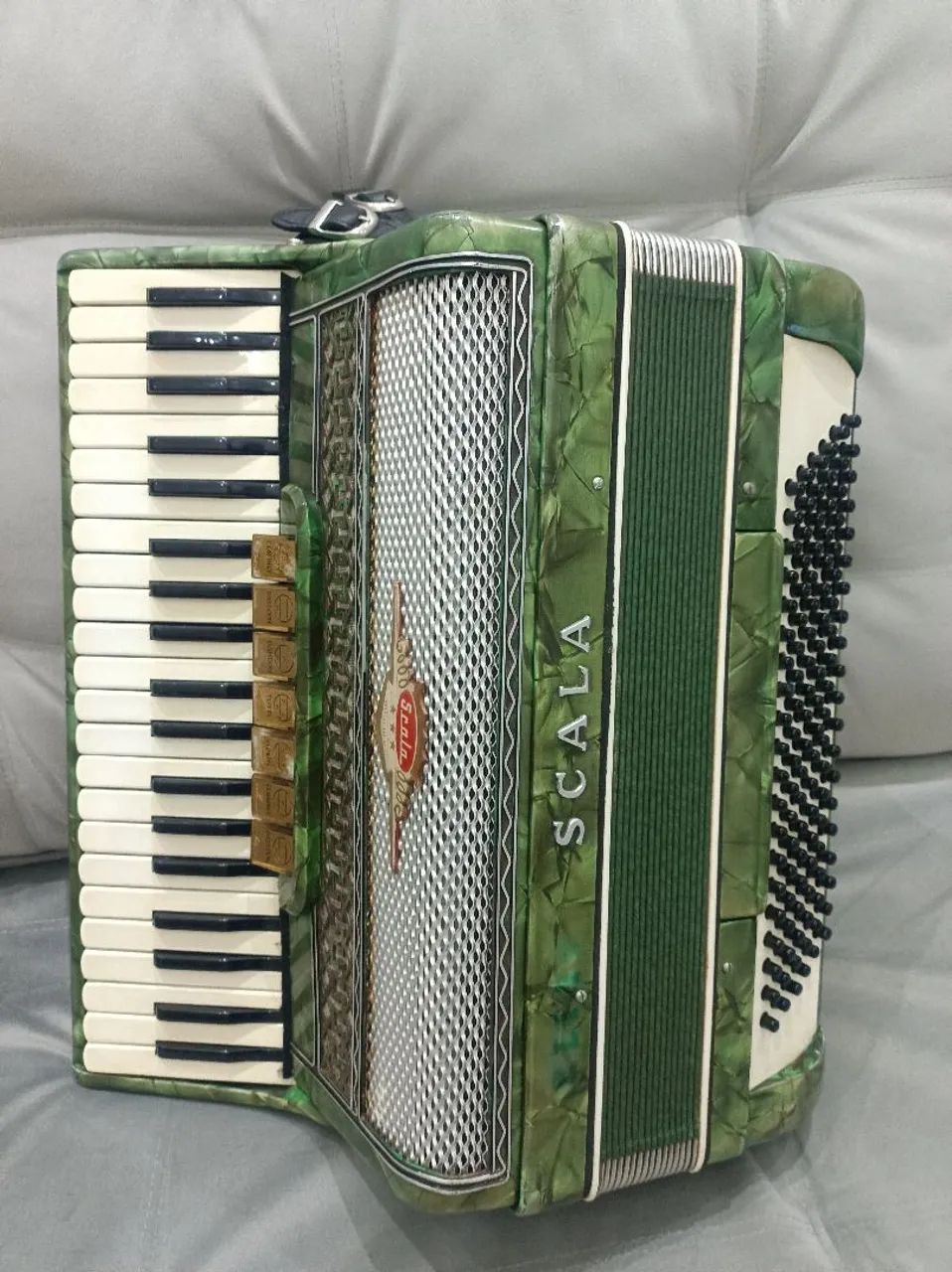 Gaita/sanfona/acordeon Scala 120 baixos "IMPECÁVEL" - Foto 2