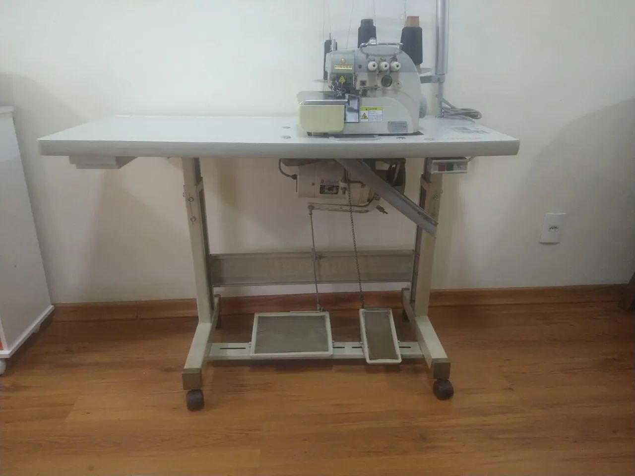 Oferta imperdível - Máquina de costura 