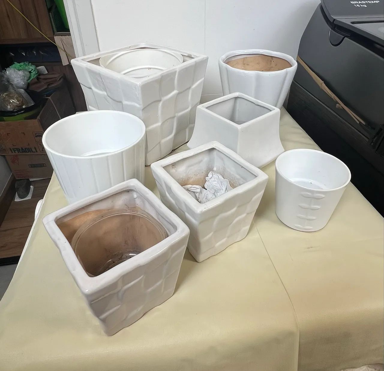 7 Vasos cachepôs diversos R$110,00