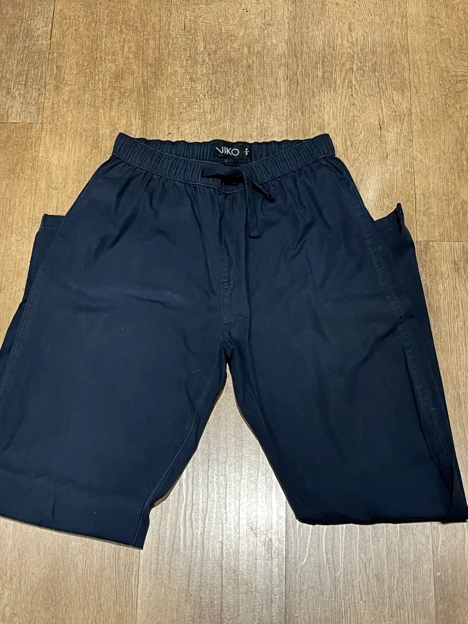 calça azul marinho reta