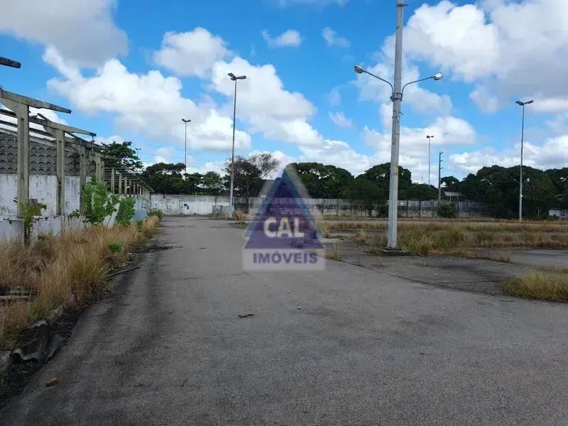 Imovel no Bongi: 24.000 m² de terreno e 9.000 m² de construção - Foto 3