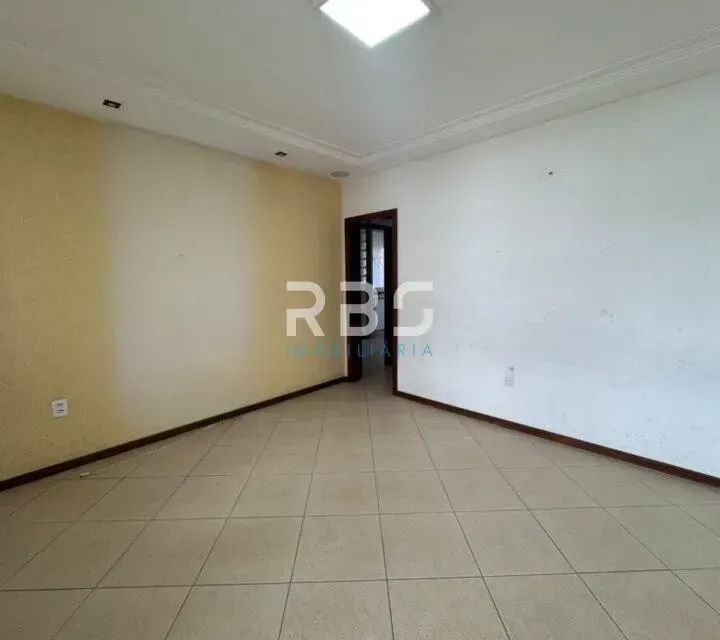 Casa triplex com 6 quartos, 1 suíte, 3 vagas  6 Quartos em Feu Rosa - Foto 2