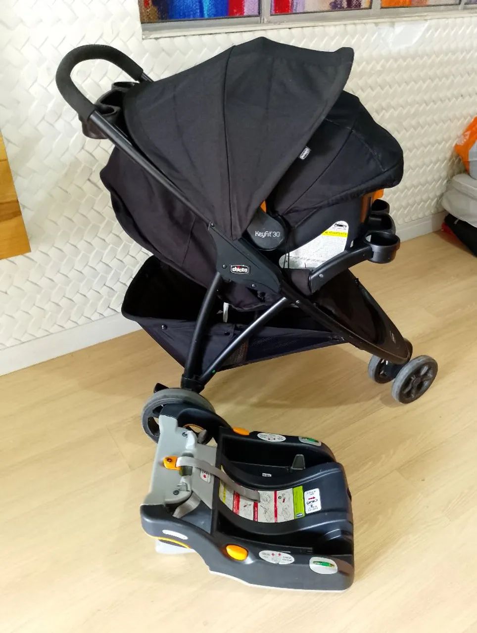 Carrinho com bebe conforto Chicco Viaro  - Foto 5