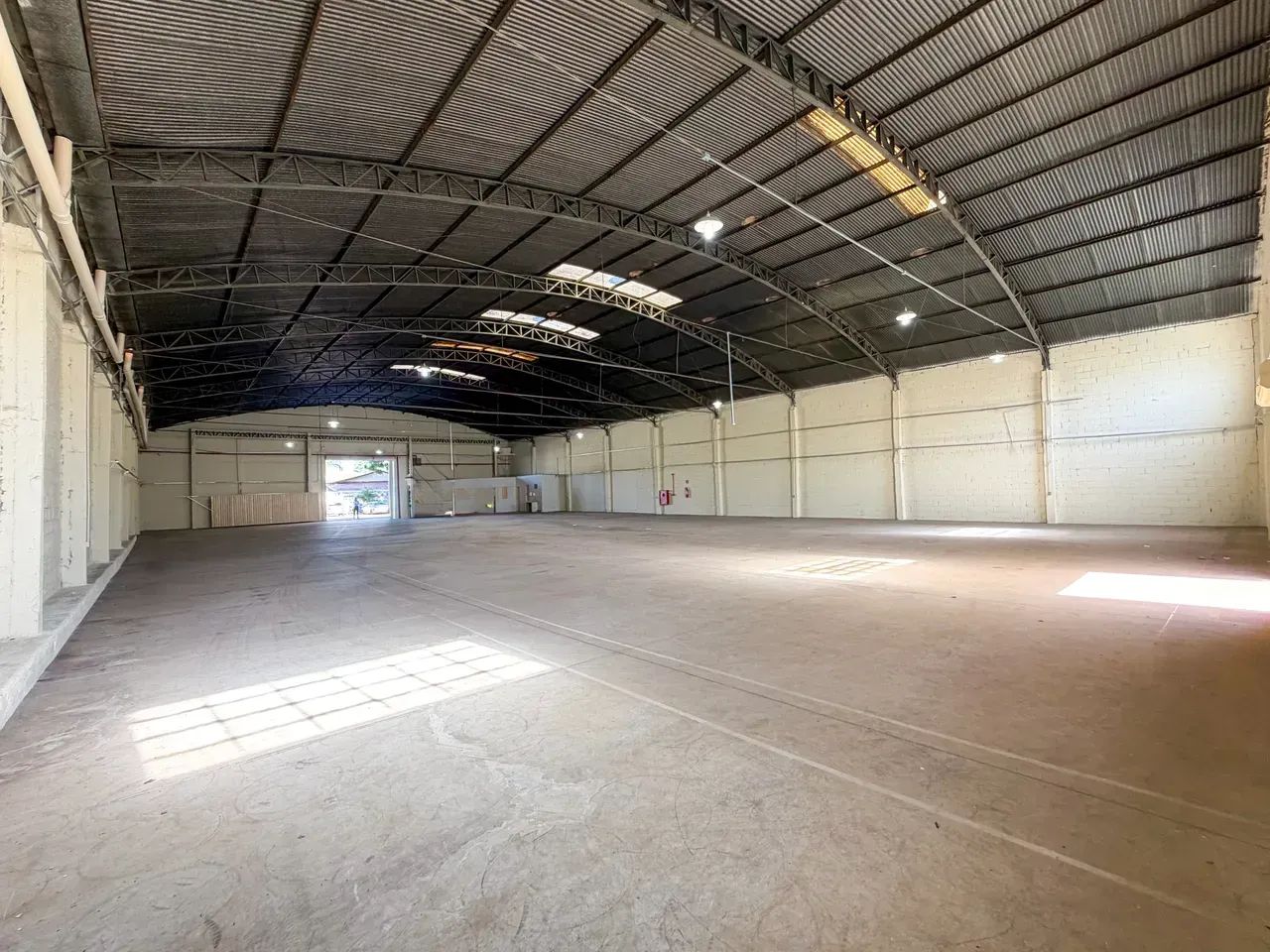Galpão no Setor Empresarial com 1120 metros quadrados