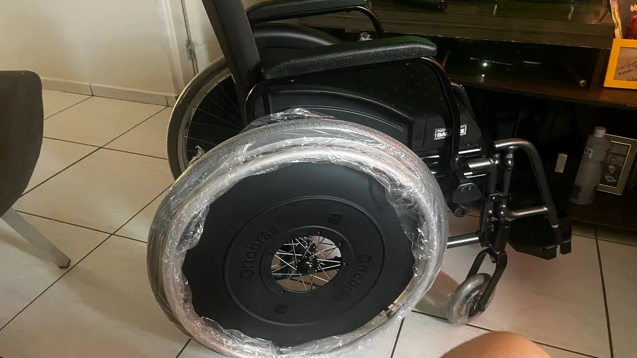 Cadeira de rodas ortobras com assento balance - Foto 3