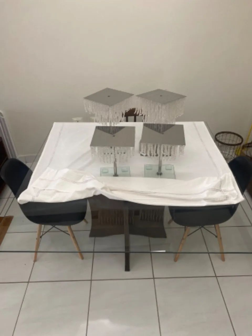 Mesa de jantar de vidro quadrada  - Foto 4