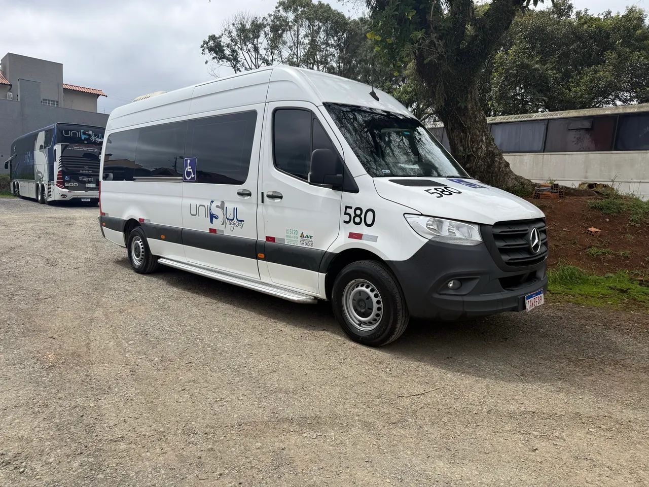 Vende-se vans e ônibus usados 