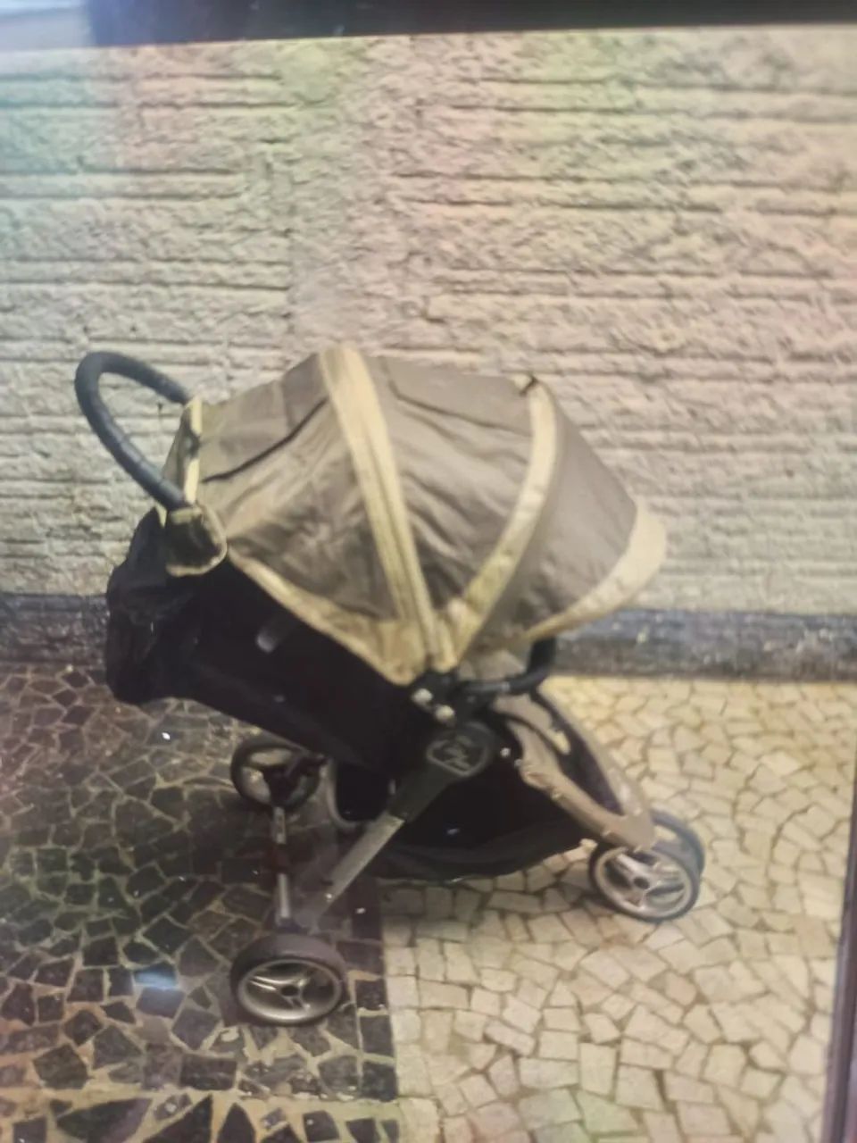Vendo carrinho de bebê semi novo 