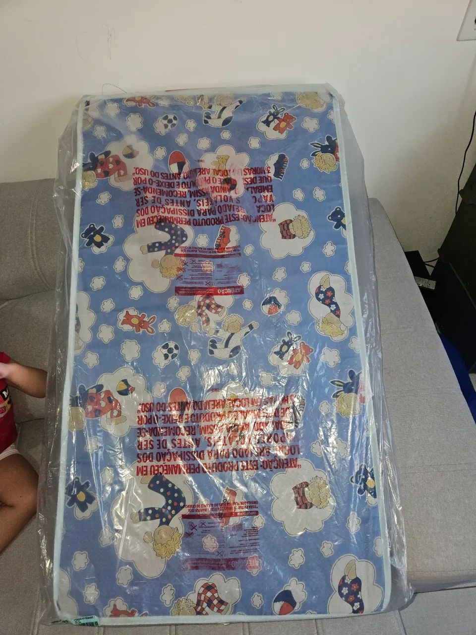 Vende-se colchão para berço americano 