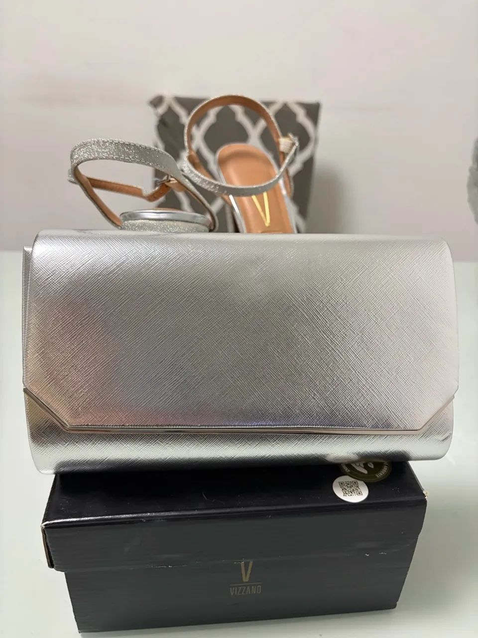 Sandália e Clutch Prateadas - Foto 2