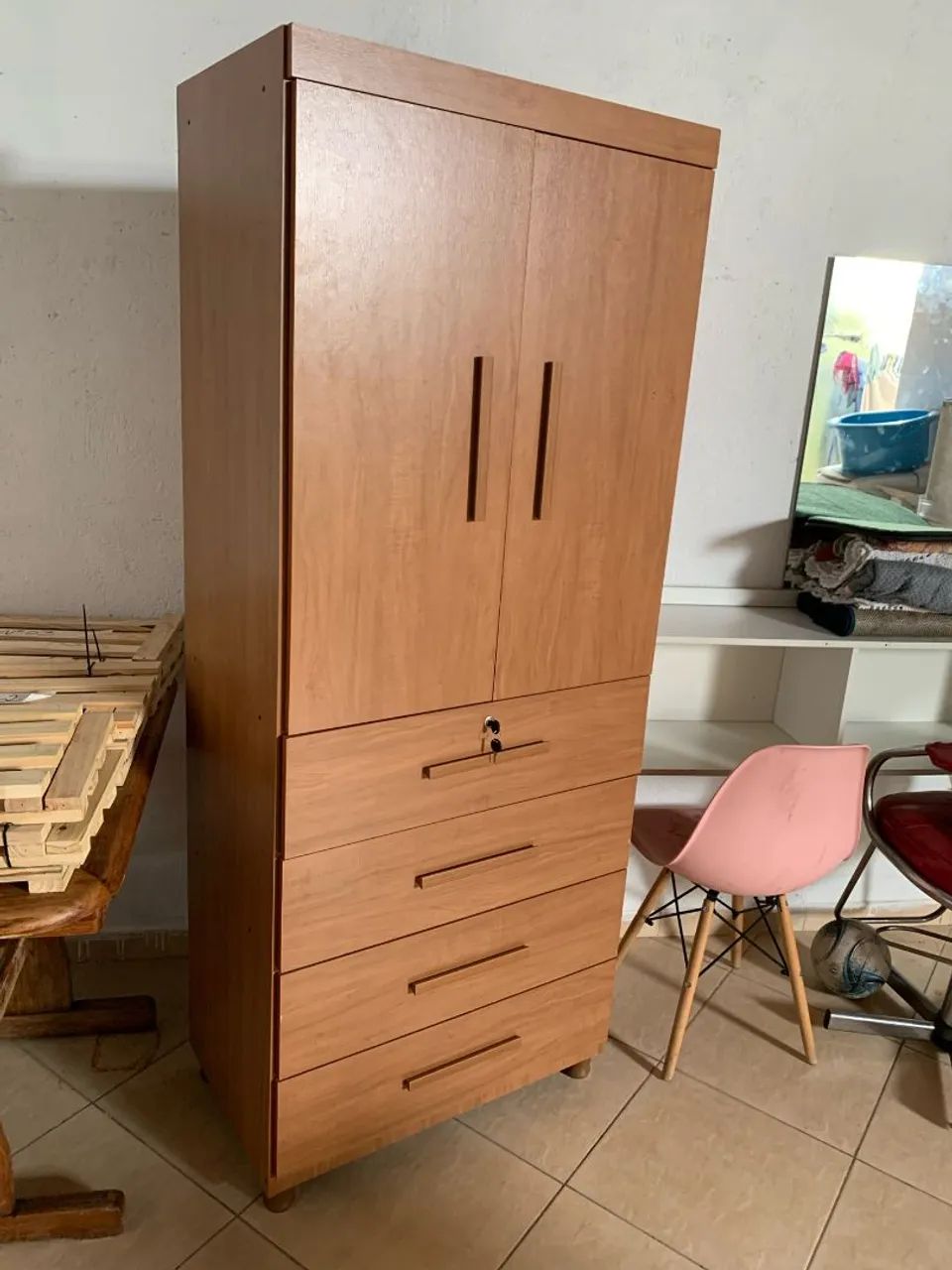 GUARDA ROUPA SEMI NOVO COM NOTA! - Foto 3
