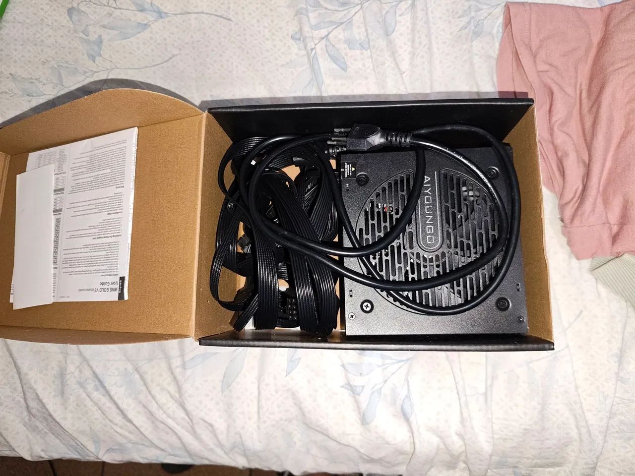 Fonte aigo 550w 80 plus bronze + coolerbox Mancer 