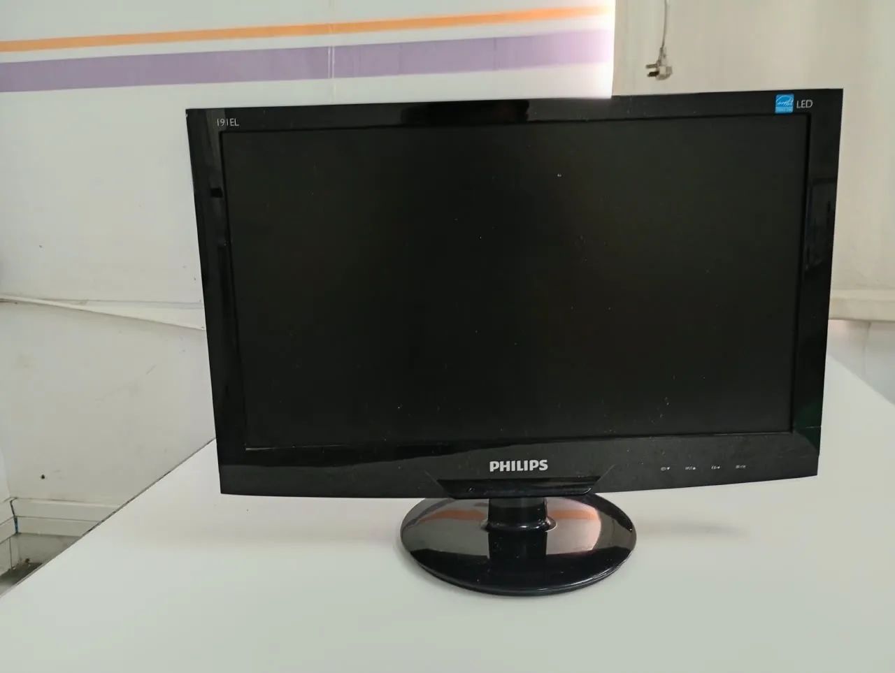 10 Monitores Phillips 18,5P - Foto 3