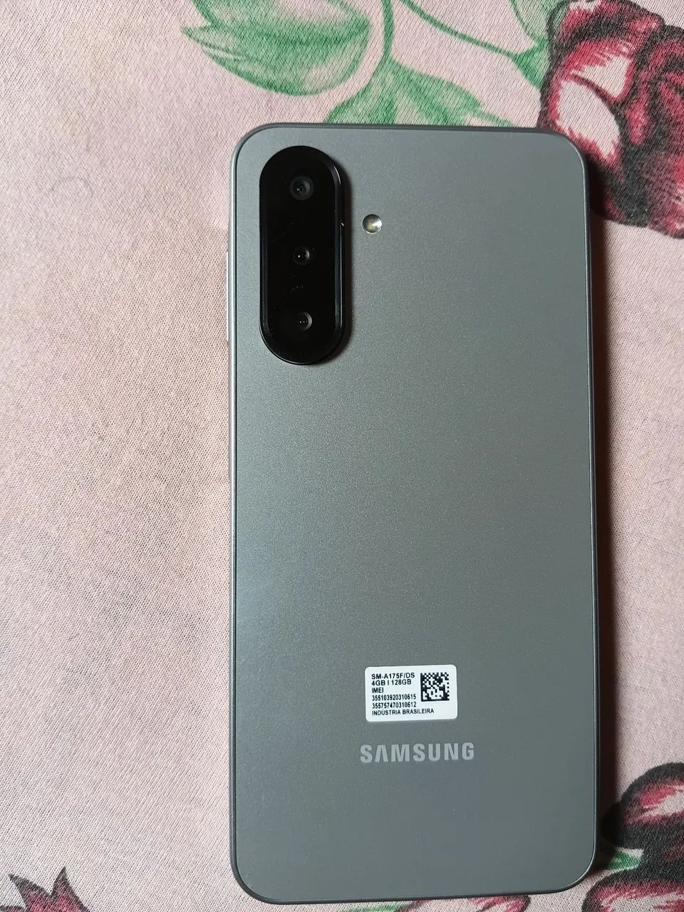 Celular A17 128 gb e 4 de RAM 