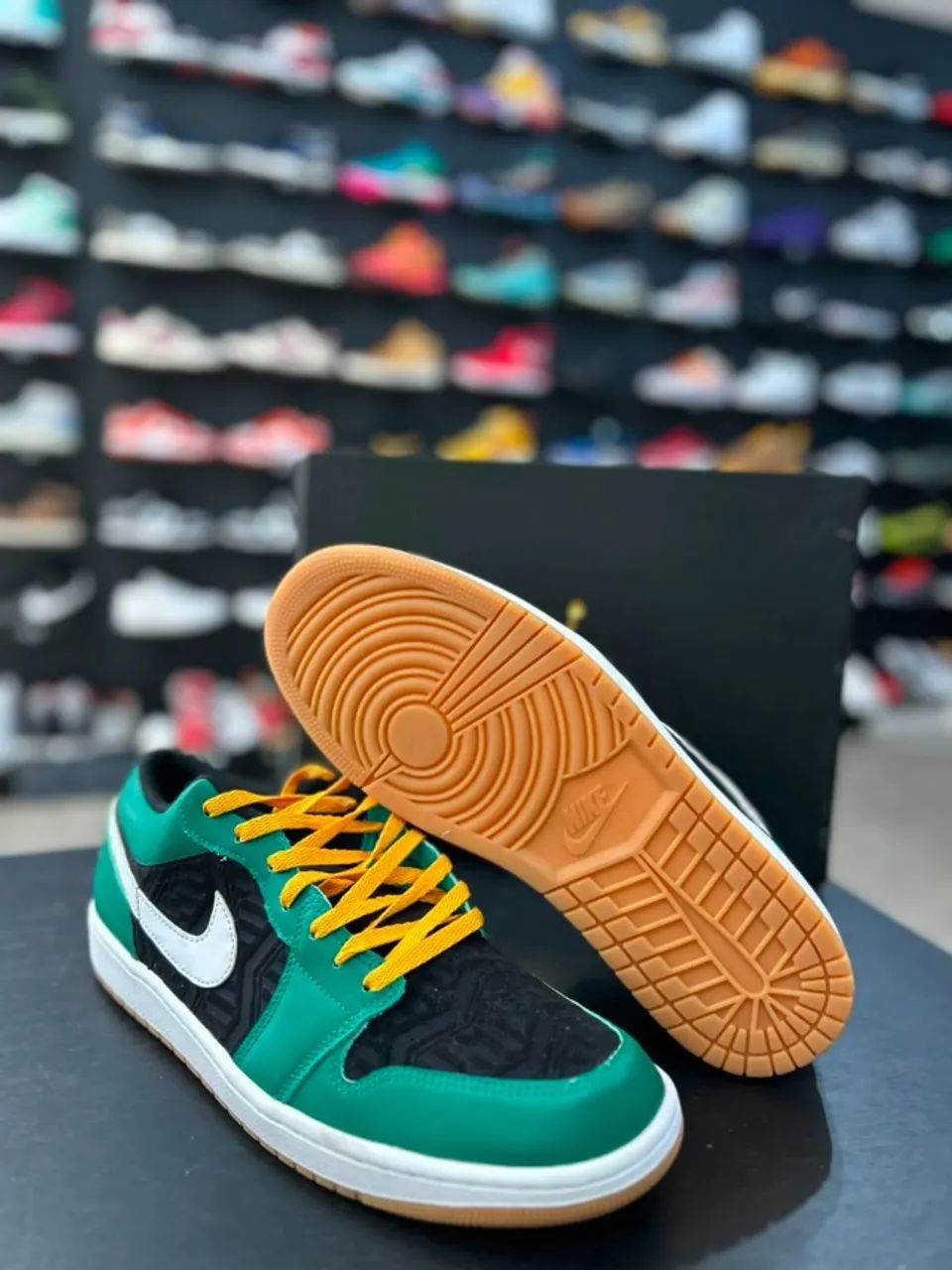 AIR JORDAN 1 LOW "CHRISTMAS" - Foto 3